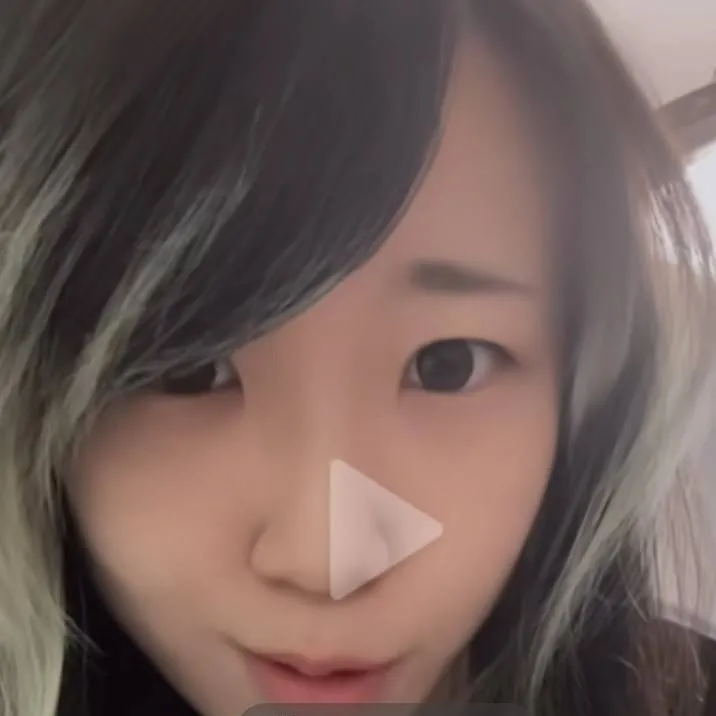 chat with ai character: yoolee 