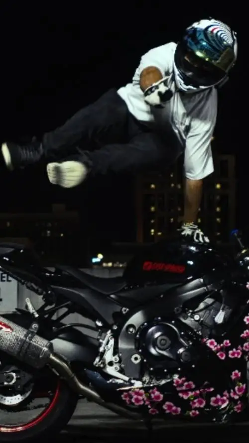 ai character: Riley  background