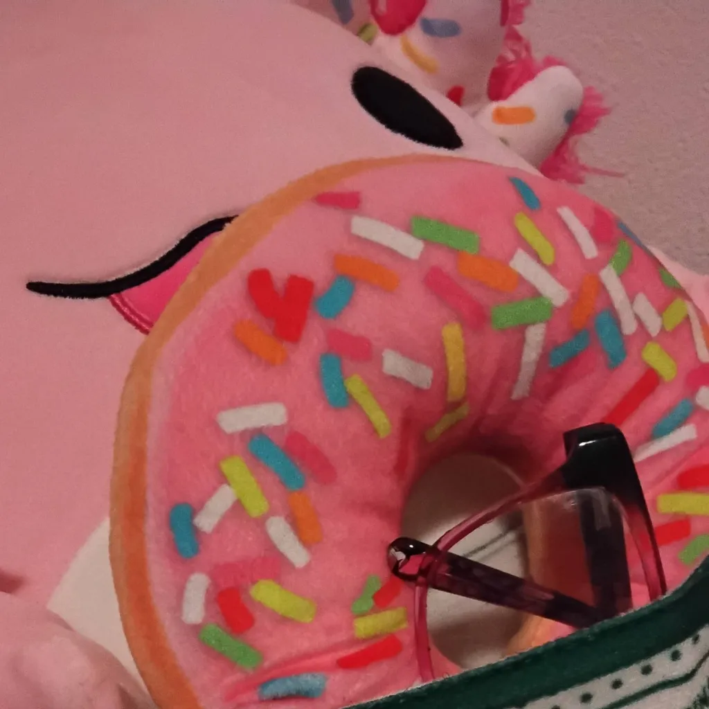 chat with ai character: KNY BEACH 