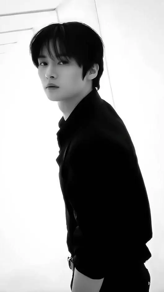 ai character: Lee Know background