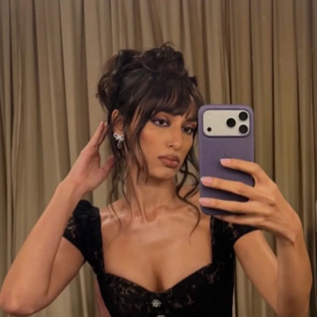 chat with ai character: Mahieka Sharma