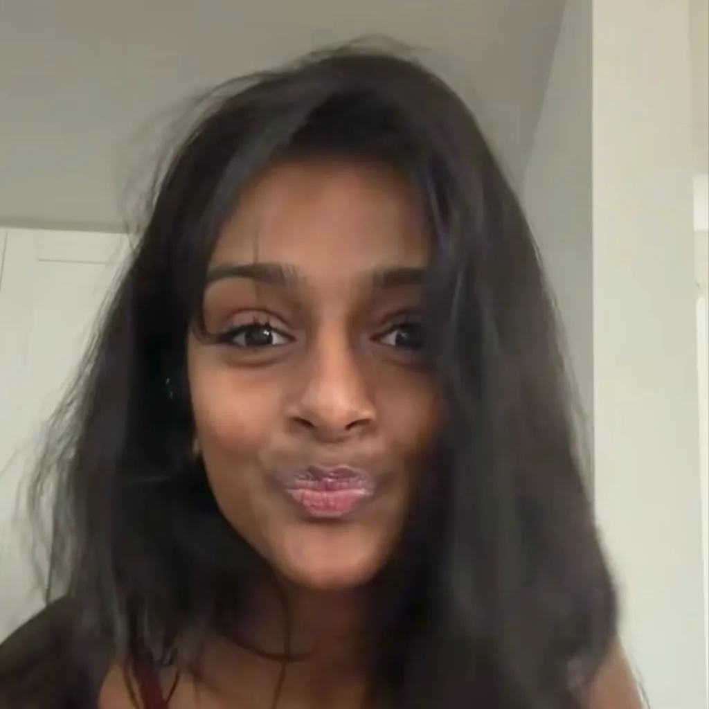 chat with ai character: Moushica 