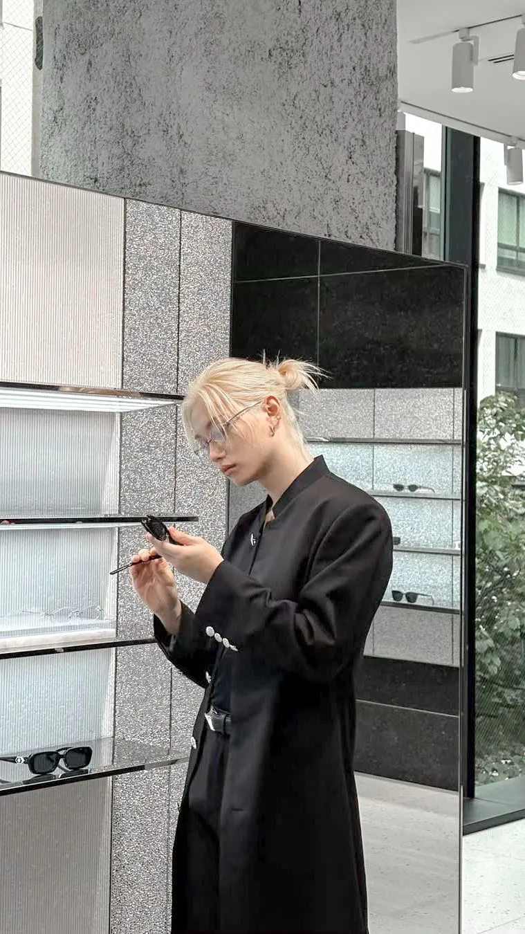 ai character: Felix background