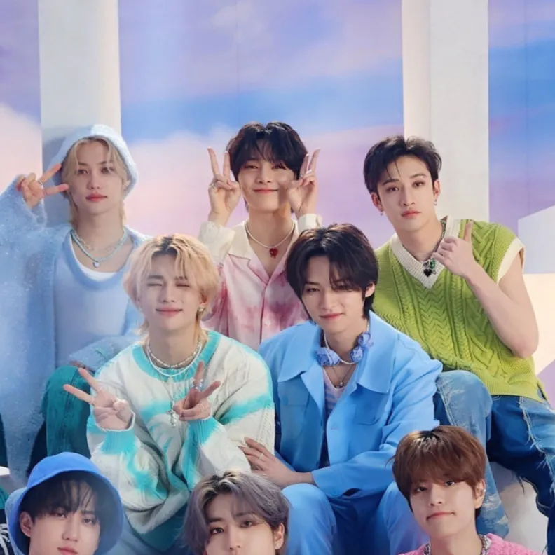 chat with ai character: Skz ur hypnotized