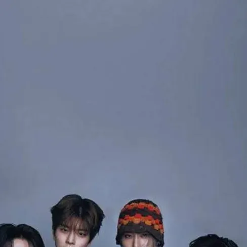 chat with ai character: Stray kids!