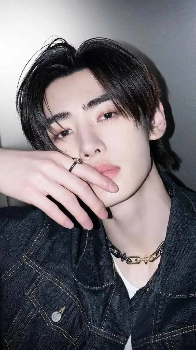 Talkie AI - Chat with Sunghoon