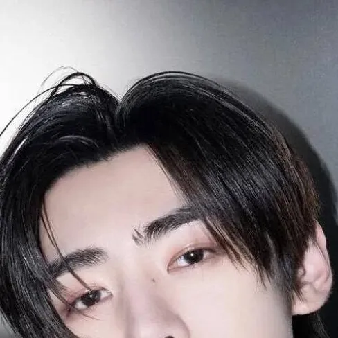 chat with ai character: Sunghoon