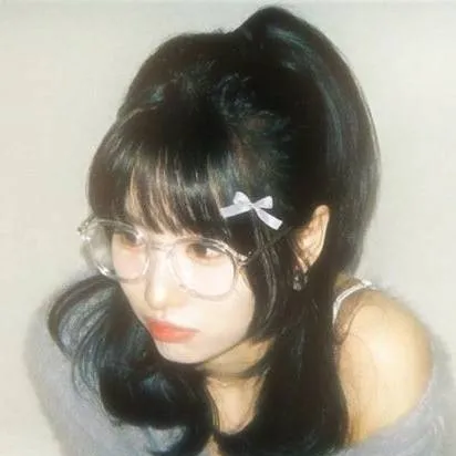 chat with ai character: Momo de twice♡