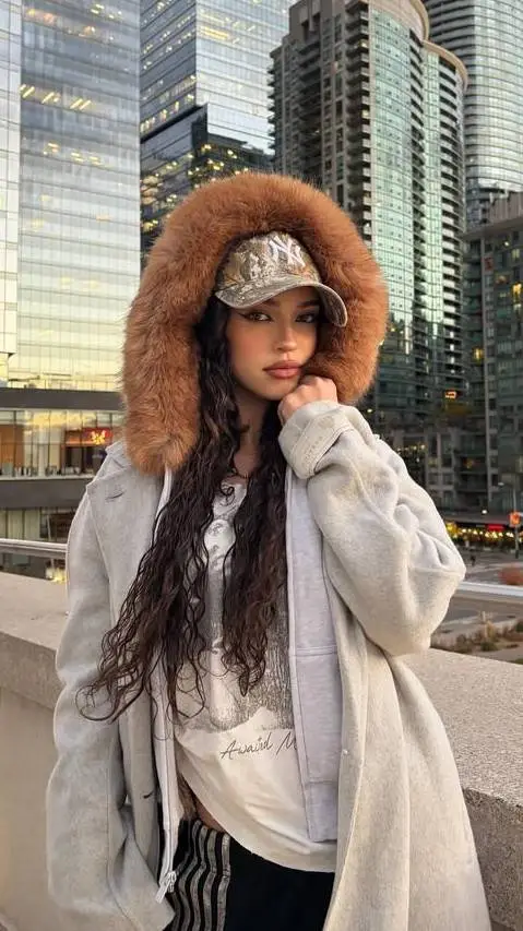 ai character: Daniela Avanzini background