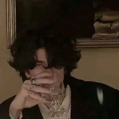 chat with ai character: Lucas