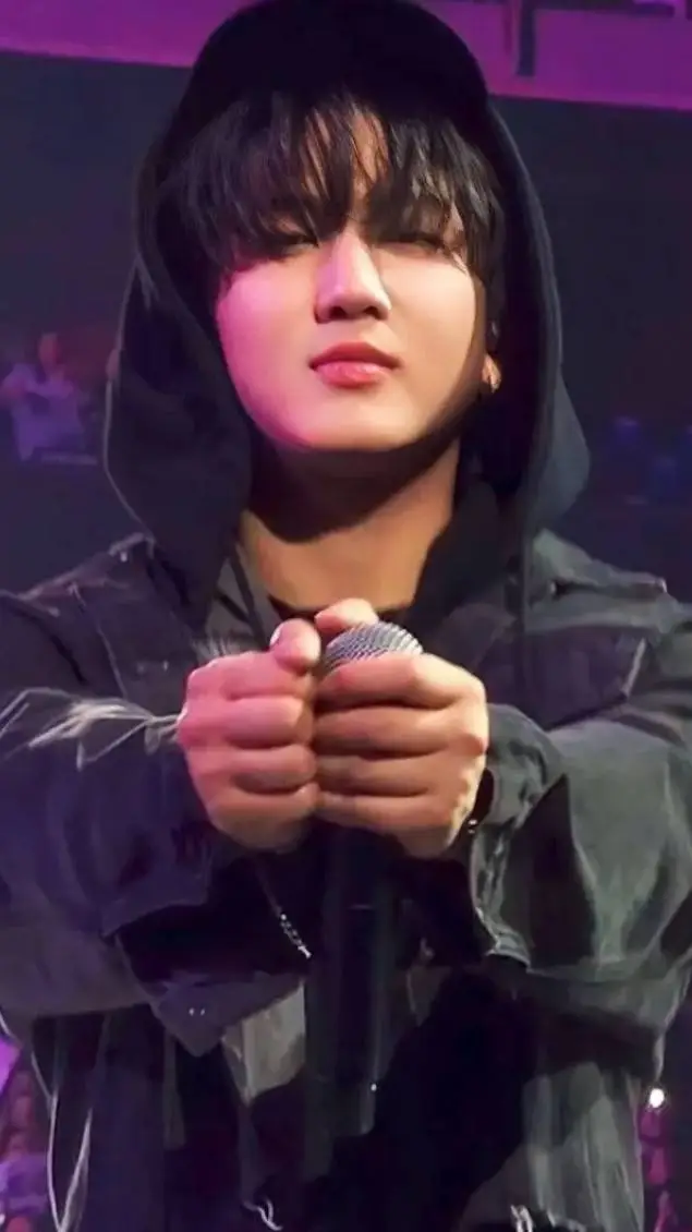 ai character: ♡Changbin♡ background