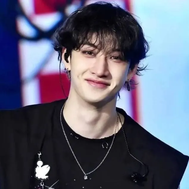 chat with ai character: 🐺 Bangchan 🐺