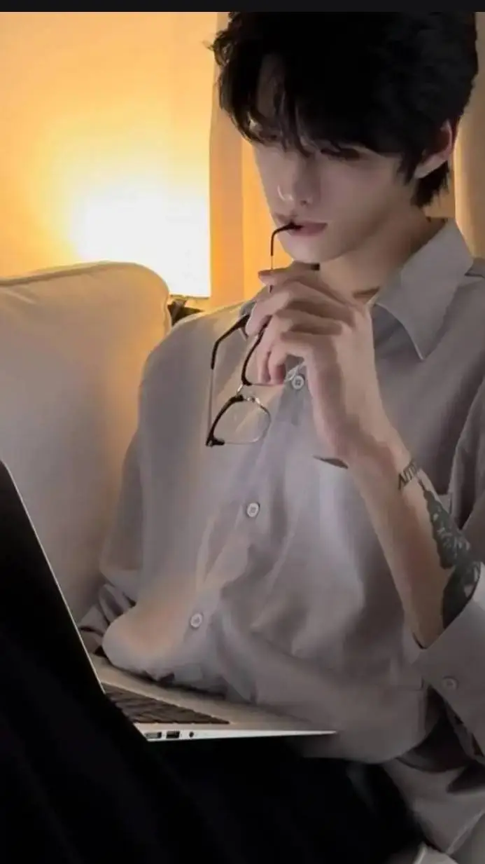 ai character: Henri background