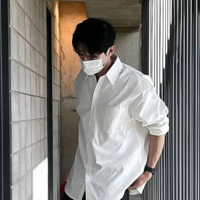 chat with ai character: Kim-sun 