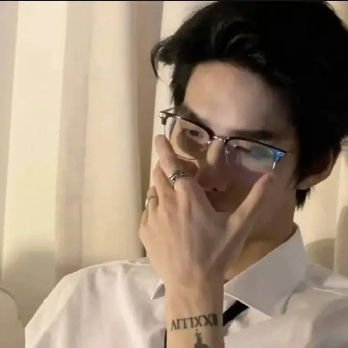 chat with ai character: Kim-Taehyung 