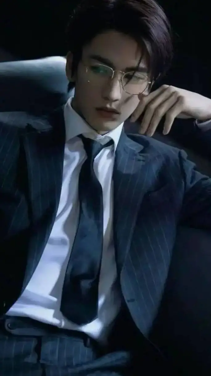 ai character: Kim-Taehyung  background