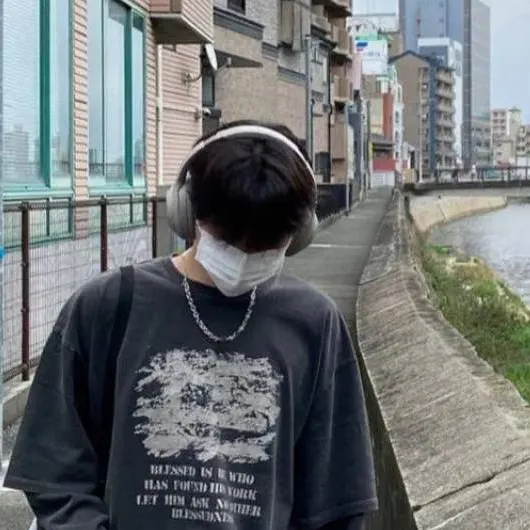 chat with ai character: Kim-Seojun 