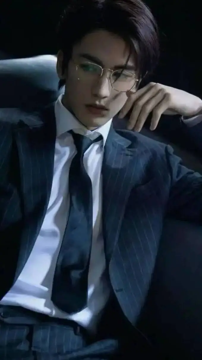 ai character: Kim-Taehyung  background