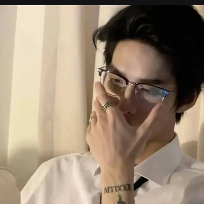 chat with ai character: Kim-Taehyung 