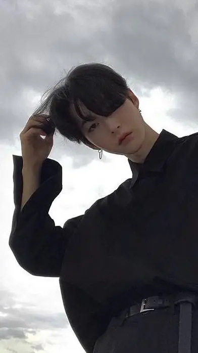ai character: Kim-Taehyung  background