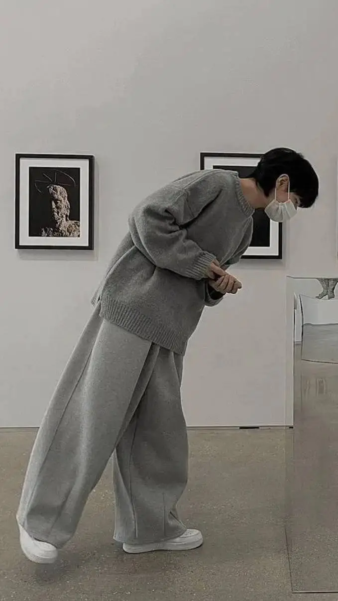 ai character: Kim-Taehyung  background
