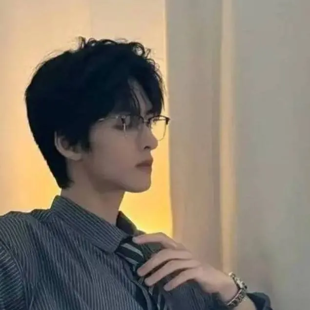 chat with ai character: Kim-Taehyung 