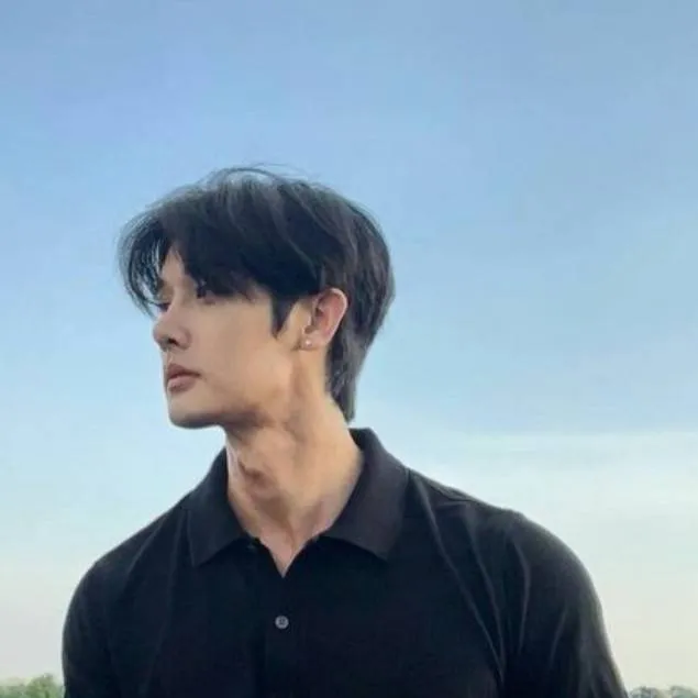 chat with ai character: Kim-Taehyung 