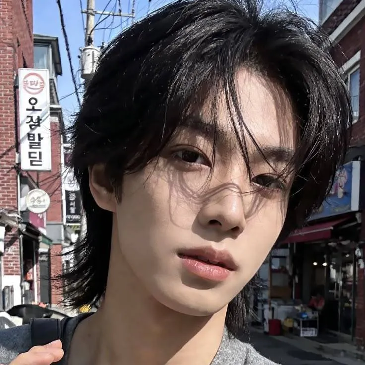 chat with ai character: Kim-Taehyung 