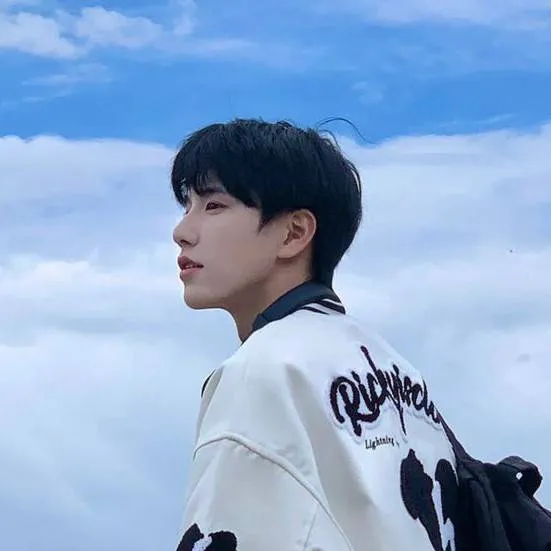 chat with ai character: Kim-Taehyung 