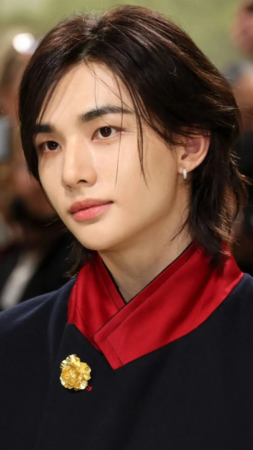 ai character: HYUNJIN🫦🫦 background