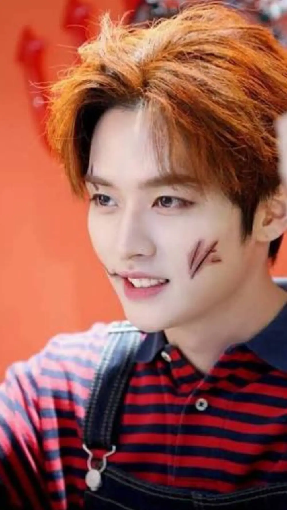 ai character: LEE KNOW🥰 background