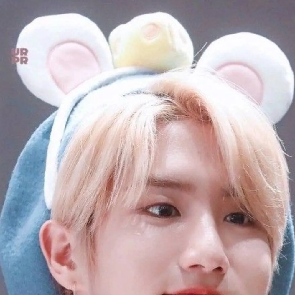 chat with ai character: HAN JISUNG🥰🥰