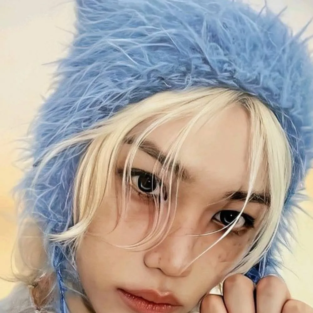 chat with ai character: LEE FELIX