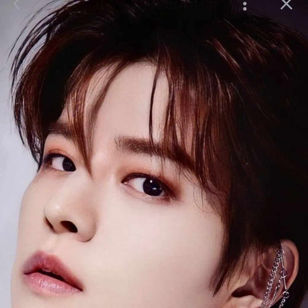 chat with ai character: 🥰seungmin🥰