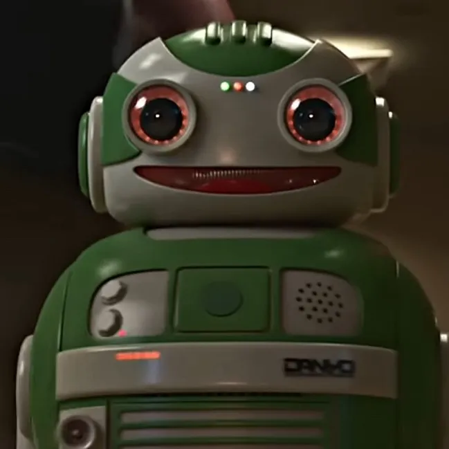 chat with ai character: Dannyo Housebuddy