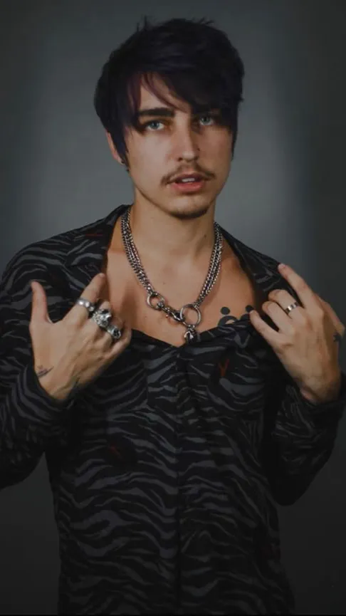 ai character: Colby Brock background