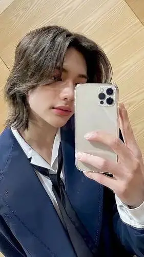 ai character: °◉⁠Hyunjin ◉° background