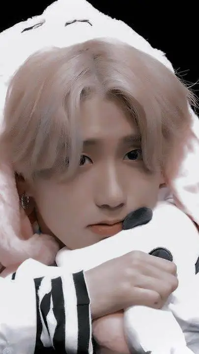 ai character: •°Han Jisung°• background