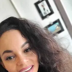 chat with ai character: Natascha kopins