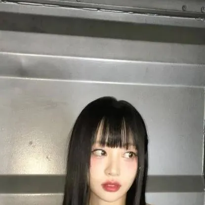 chat with ai character: Yves 🍎🫧