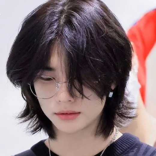 chat with ai character: ❦Hwang❦❣❦Hyunjin❦