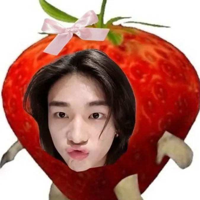 chat with ai character: ᰔᩚHYUNJINᰔᩚ