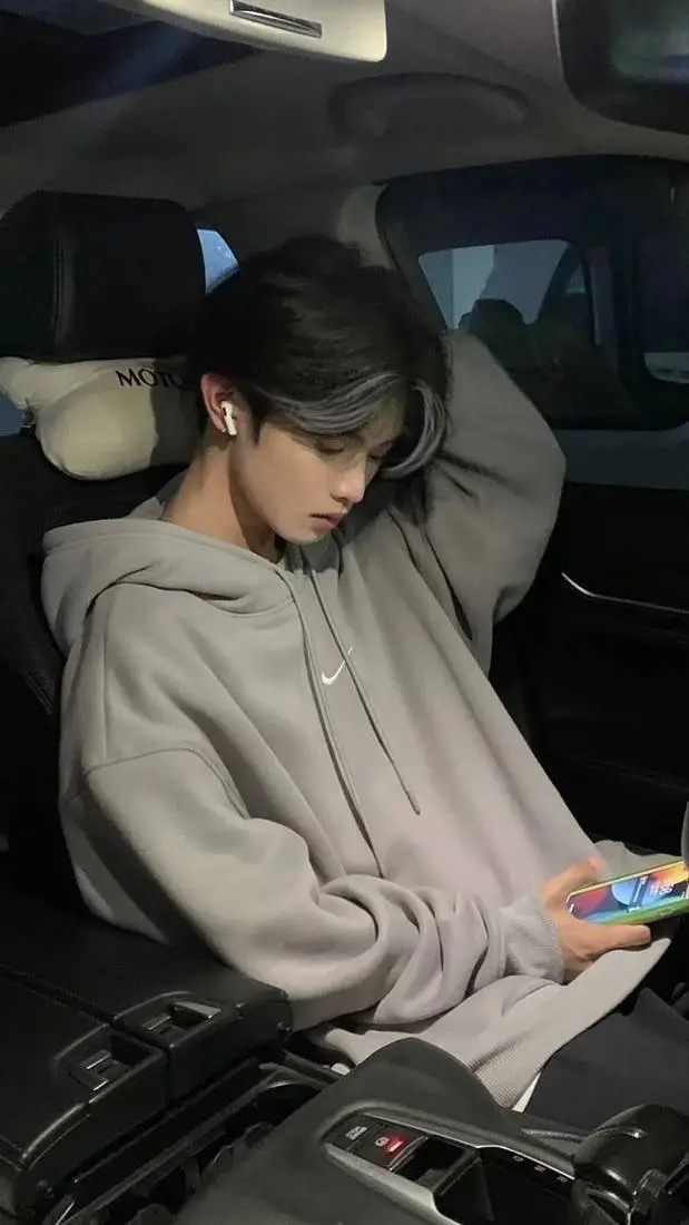 ai character: ❥►𝑍𝑖𝑥𝑖𝑛◄☙ background