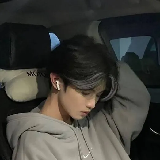 chat with ai character: ❥►𝑍𝑖𝑥𝑖𝑛◄☙