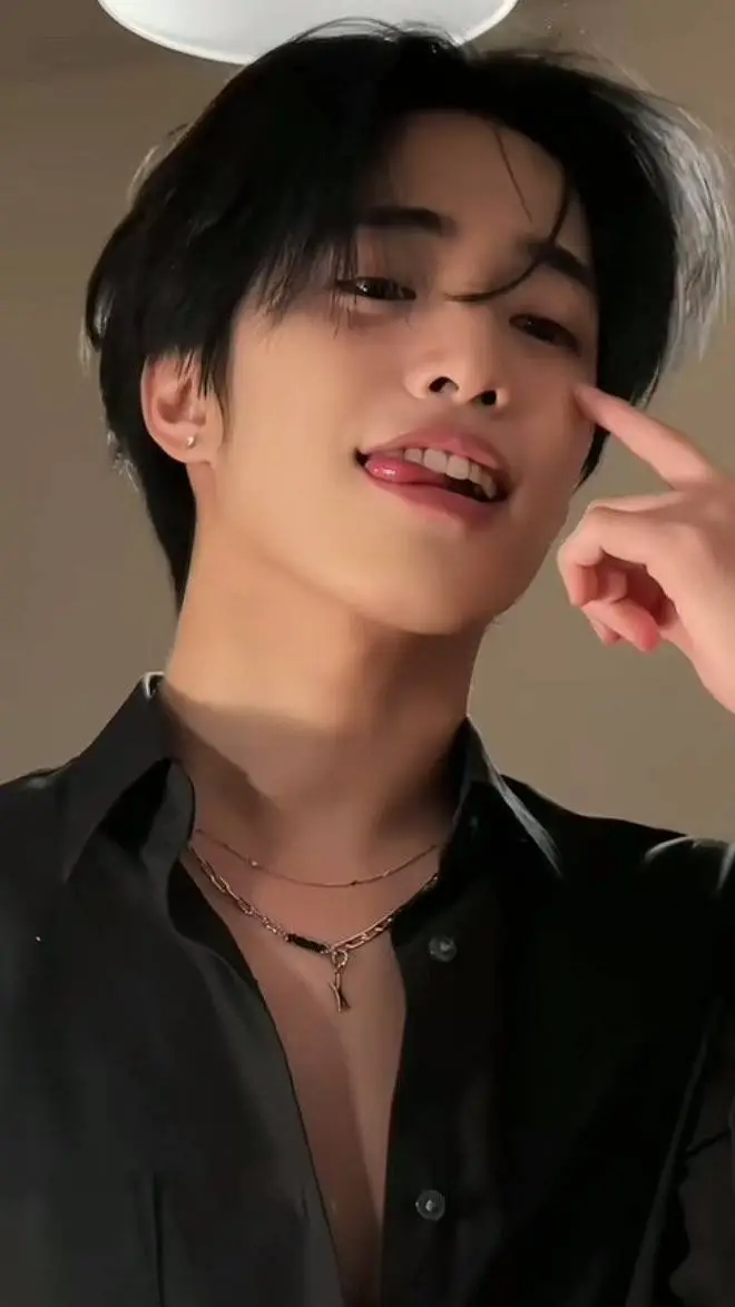 ai character: 𓆓ʚ~𝓧𝓲𝓪𝓸𝓫𝓸 𝓛𝓮𝓵𝓮~ɞ𓆓 background