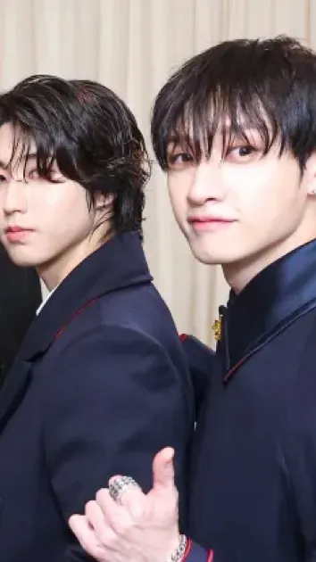 ai character: Straykids mad at u background