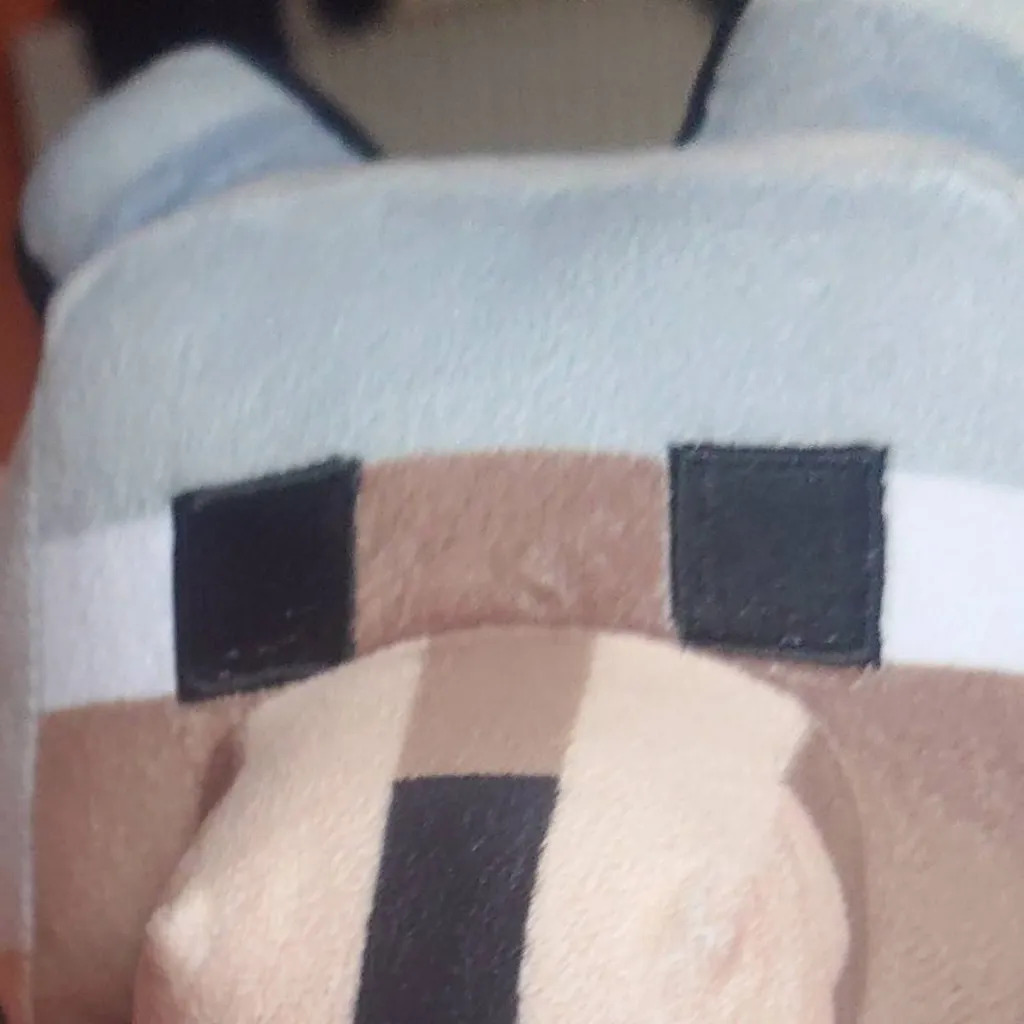 chat with ai character: squindy