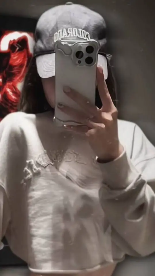 ai character: Scarlet~☆☆☆ background