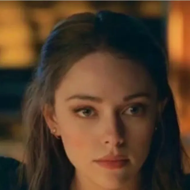 chat with ai character: Legacies 