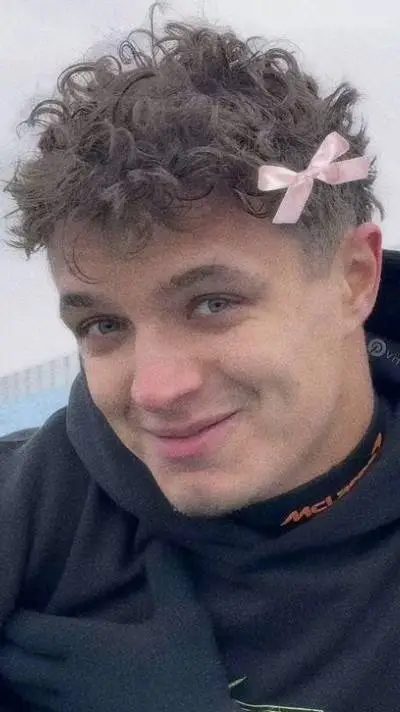 ai character: ᥫ᭡.lando norris background